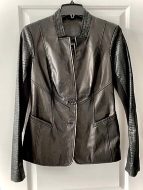 Danier Leather JACKET - Small
